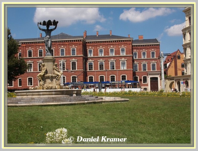Muschelminna und Gerichtsgebäude